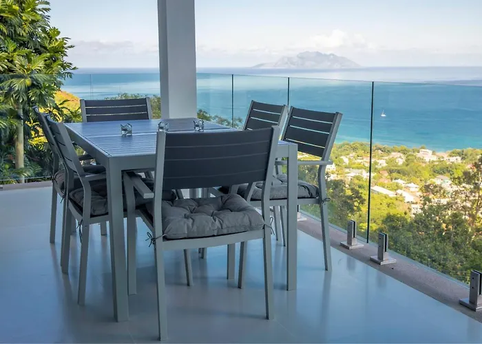 Pet friendly Paradise Heights Luxury Apartments & Villa Beau Vallon 