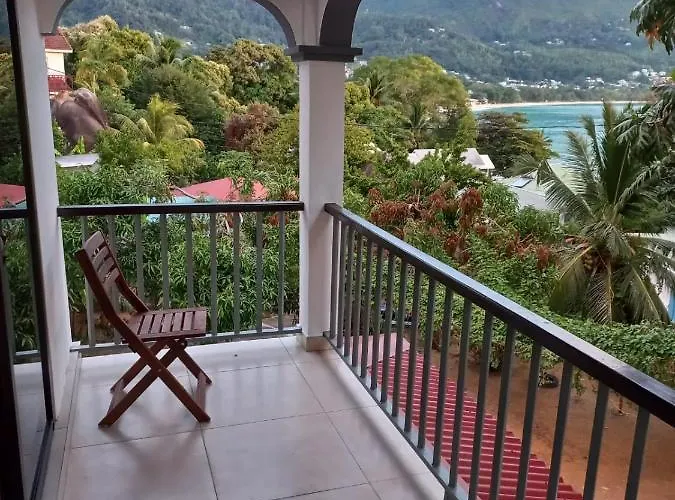 E&E Self Catering Hotel Beau Vallon 