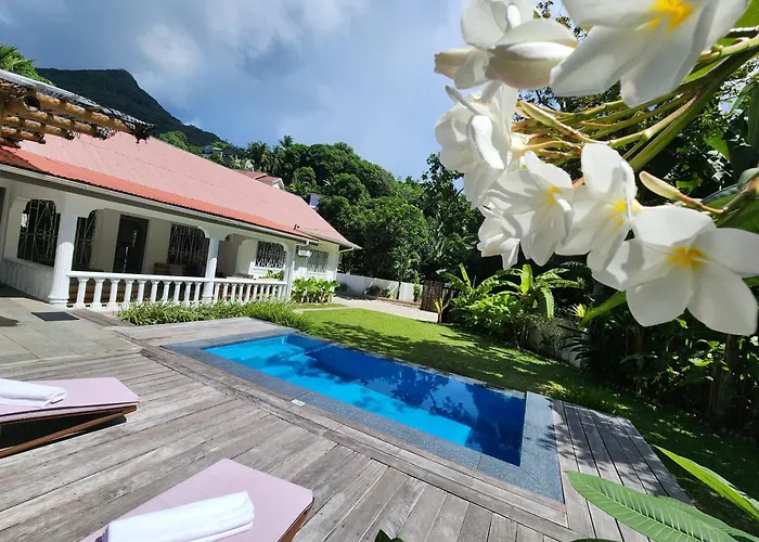 Kaz Memel Villa Beau Vallon 
