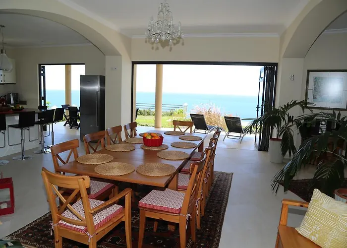 Pet friendly La Vue Villa Beau Vallon 